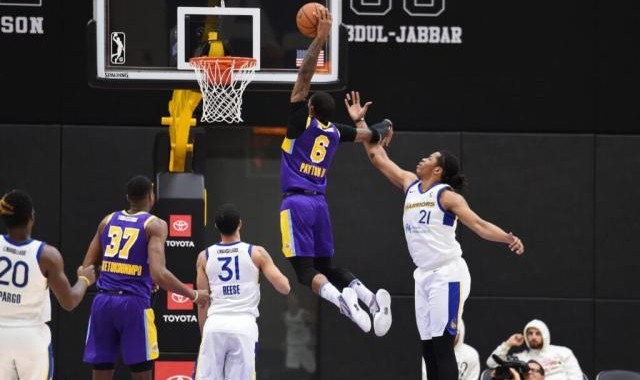 世界杯app下载-难以抉择！勇士还在为最后一个阵容名额举棋不定