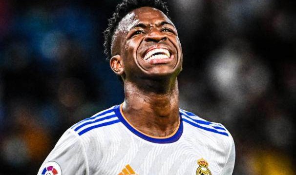 安切洛蒂：维尼修斯进步大 为“典礼三中场”鼓掌吧