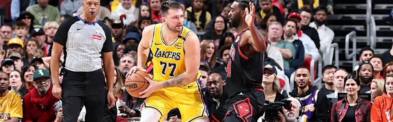 世界杯app下载-以攻代守的胜利!湖人痛揍公牛,五小打胜高机五峰,艾顿是最大败笔